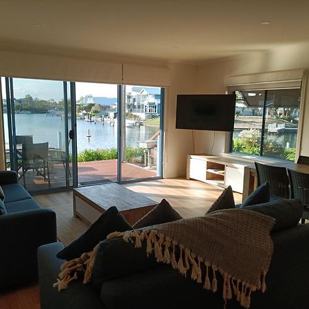 Captains Cove Resort - Waterfront Apartments 페인스빌 외부 사진