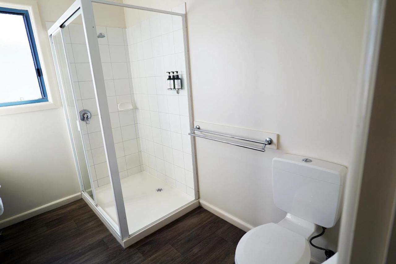 Captains Cove Resort - Waterfront Apartments 페인스빌 외부 사진