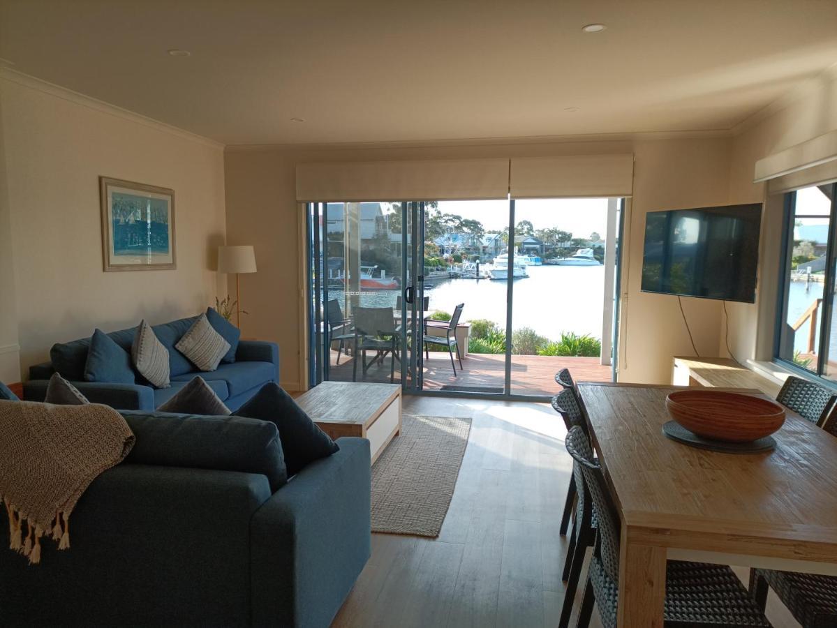 Captains Cove Resort - Waterfront Apartments 페인스빌 외부 사진