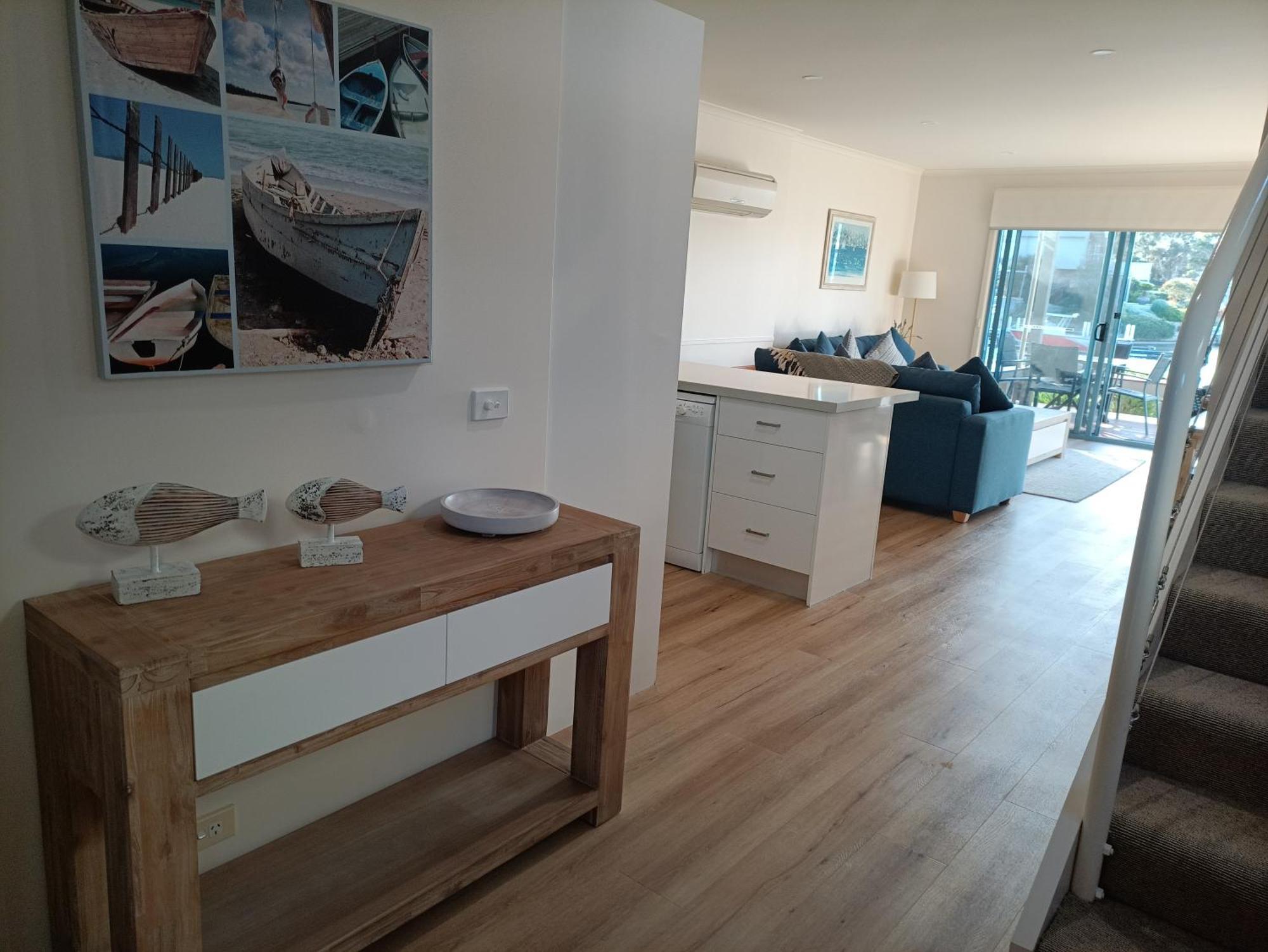Captains Cove Resort - Waterfront Apartments 페인스빌 외부 사진